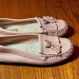 UGG pink pebbled leather size 7 loafers